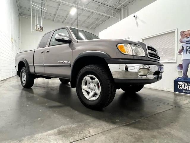 Photo of 2001 Gray Toyota Tundra