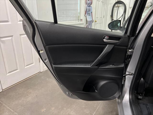 Photo of 2013 Silver Mazda Mazda3