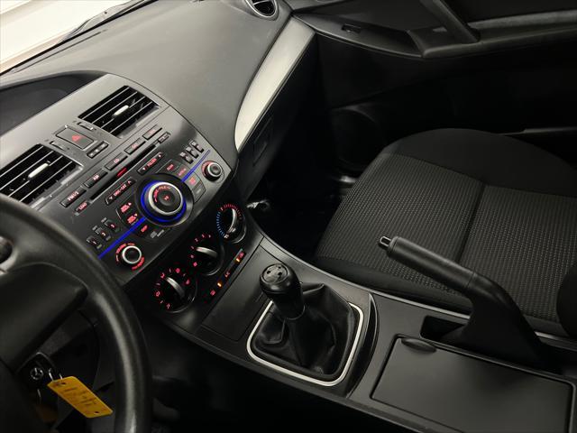 Photo of 2013 Silver Mazda Mazda3
