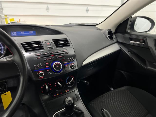 Photo of 2013 Silver Mazda Mazda3