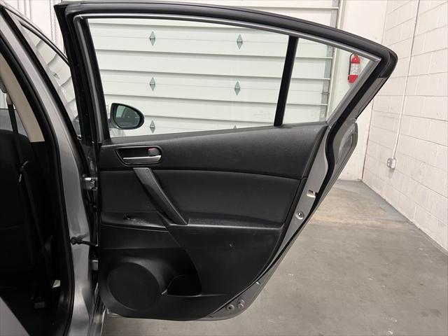 Photo of 2013 Silver Mazda Mazda3