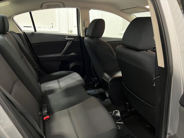 Photo of 2013 Silver Mazda Mazda3