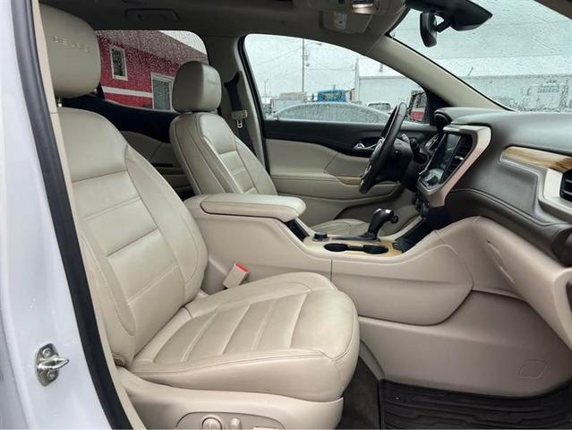 Photo of 2019 WHITE GMC Acadia