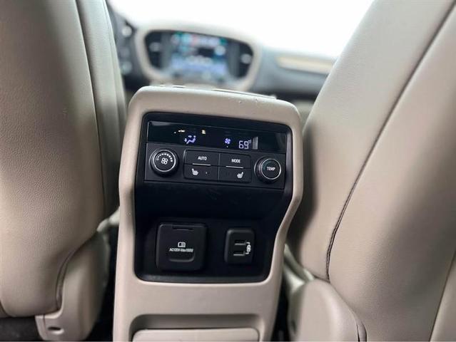 Photo of 2019 WHITE GMC Acadia