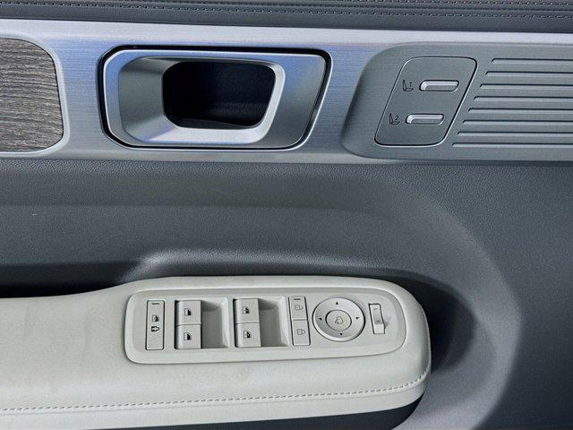 Photo of 2025 Gray Hyundai SANTA FE HEV