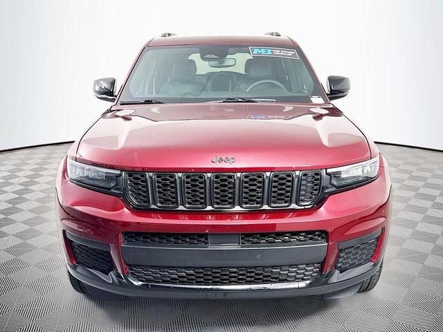 Photo of 2023 Velvet Red Pearlcoat Jeep Grand Cherokee L