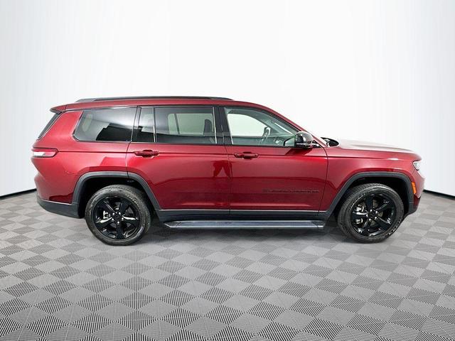 Photo of 2023 Velvet Red Pearlcoat Jeep Grand Cherokee L