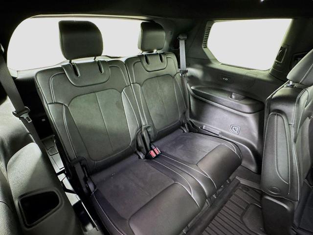 Photo of 2023 Velvet Red Pearlcoat Jeep Grand Cherokee L