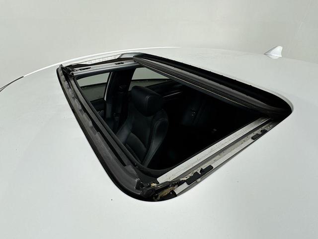 Photo of 2019 White Honda Accord