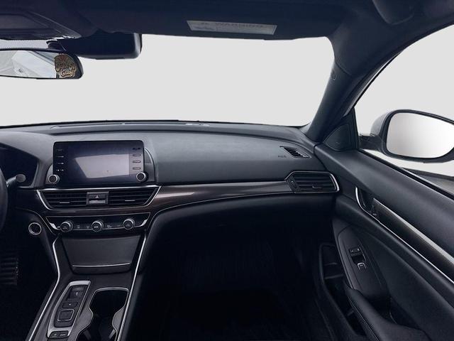Photo of 2019 White Honda Accord