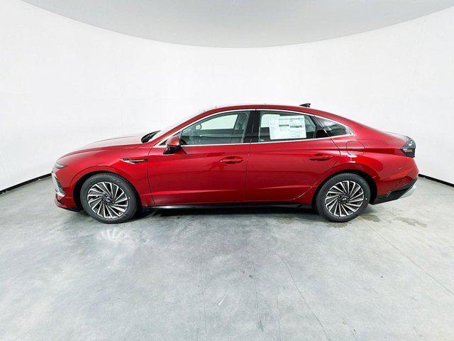 Photo of 2025 Red Hyundai SONATA Hybrid