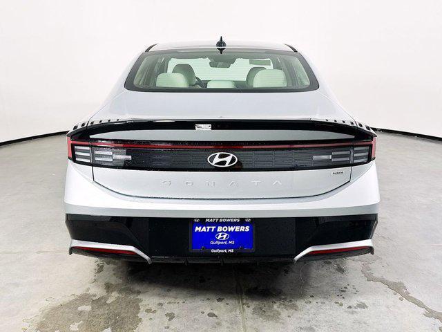 Photo of 2025 Silver Hyundai SONATA Hybrid
