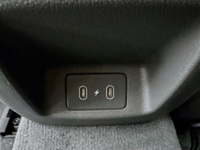 Photo of 2025 Silver Hyundai SONATA Hybrid