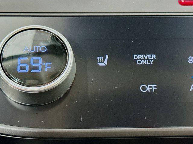 Photo of 2025 Silver Hyundai SONATA Hybrid