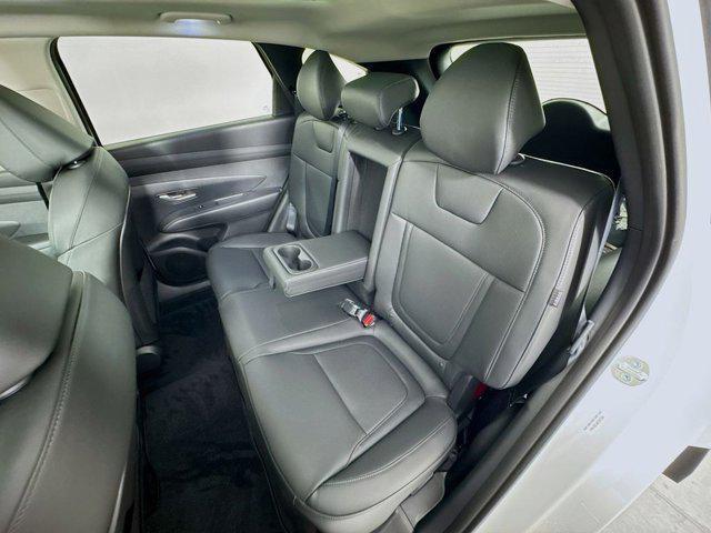 Photo of 2025 Pearl Hyundai TUCSON Hybrid