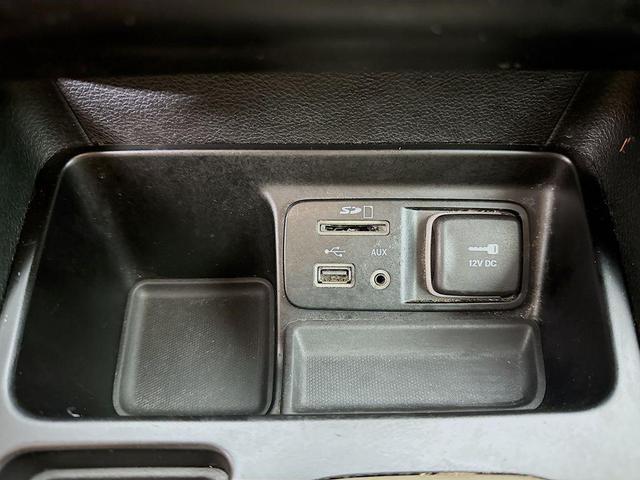 Photo of 2016 Bright White Clearcoat Jeep Cherokee