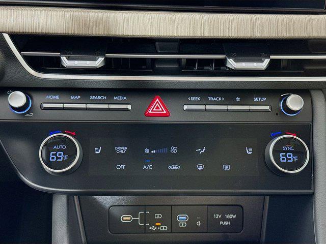 Photo of 2025 Silver Hyundai SONATA Hybrid