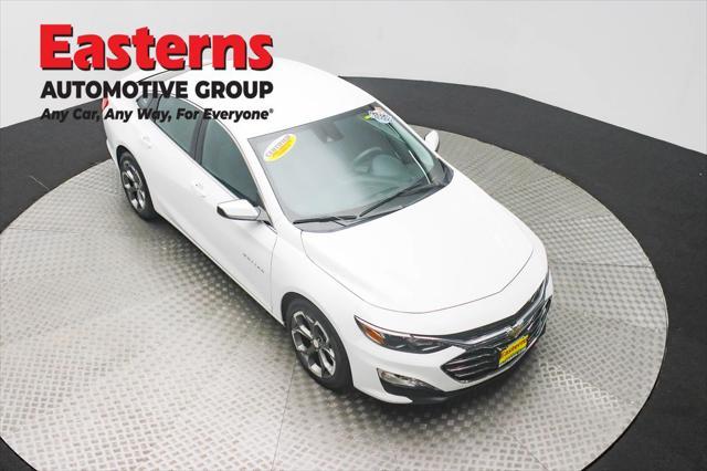 Photo of 2023 Summit White Chevrolet Malibu