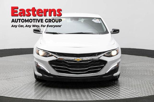 Photo of 2023 Summit White Chevrolet Malibu
