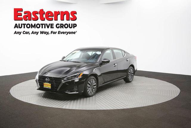 Photo of 2024 Super Black Nissan Altima