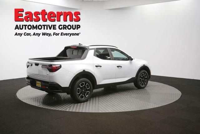 Photo of 2023 Atlas White Hyundai SANTA CRUZ