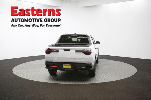 Photo of 2023 Atlas White Hyundai SANTA CRUZ
