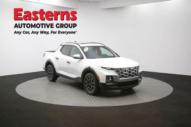 Photo of 2023 Atlas White Hyundai SANTA CRUZ