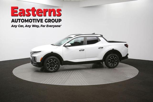 Photo of 2023 Atlas White Hyundai SANTA CRUZ