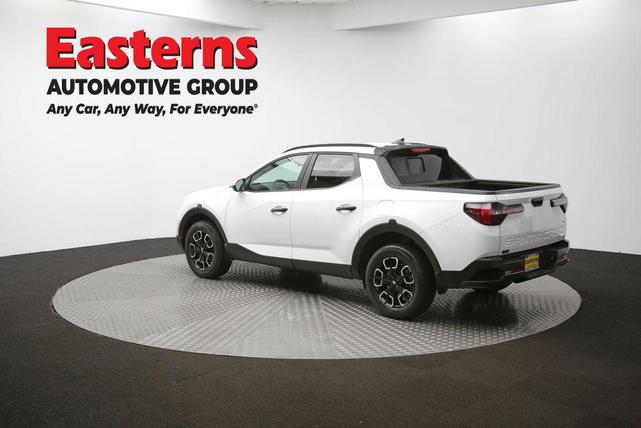 Photo of 2023 Atlas White Hyundai SANTA CRUZ