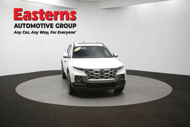 Photo of 2023 Atlas White Hyundai SANTA CRUZ