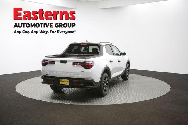 Photo of 2023 Atlas White Hyundai SANTA CRUZ