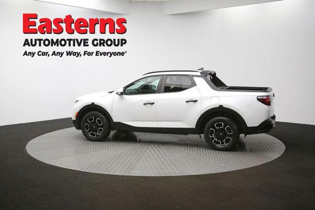 Photo of 2023 Atlas White Hyundai SANTA CRUZ