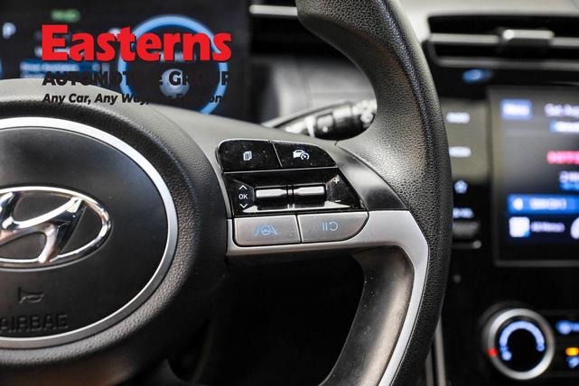 Photo of 2023 Atlas White Hyundai SANTA CRUZ