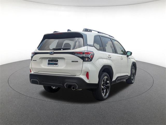 Photo of 2025 Crystal White Pearl Subaru Forester Hybrid