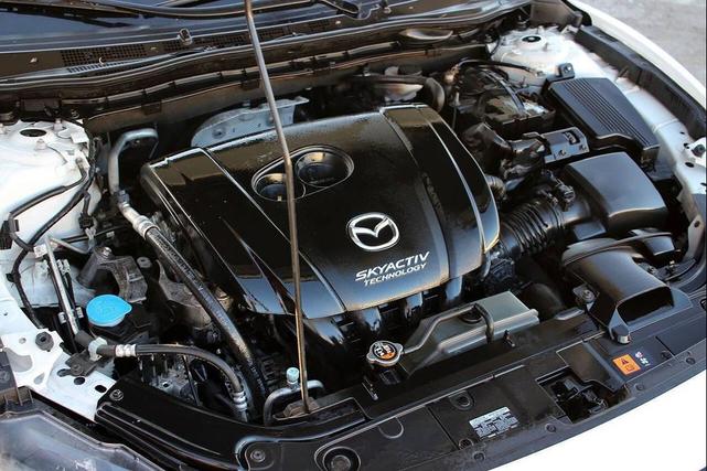 Photo of 2014 Snowflake White Pearl Mazda Mazda6