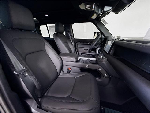 Photo of 2025 Santorini Black Metallic Land Rover Defender