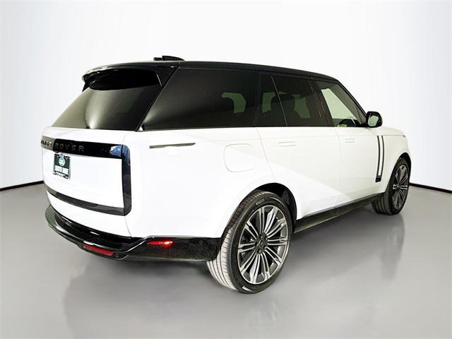 Photo of 2025 Fuji White Land Rover Range Rover