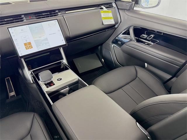 Photo of 2025 Fuji White Land Rover Range Rover