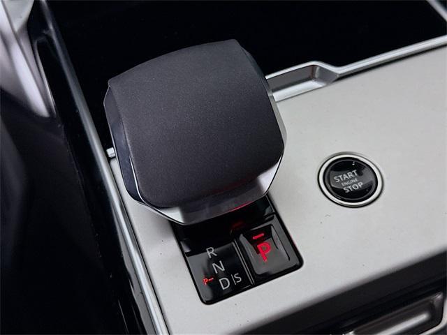 Photo of 2025 Fuji White Land Rover Range Rover