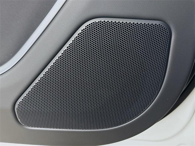 Photo of 2025 Fuji White Land Rover Range Rover