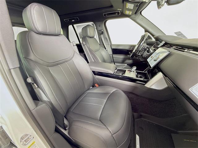 Photo of 2025 Fuji White Land Rover Range Rover