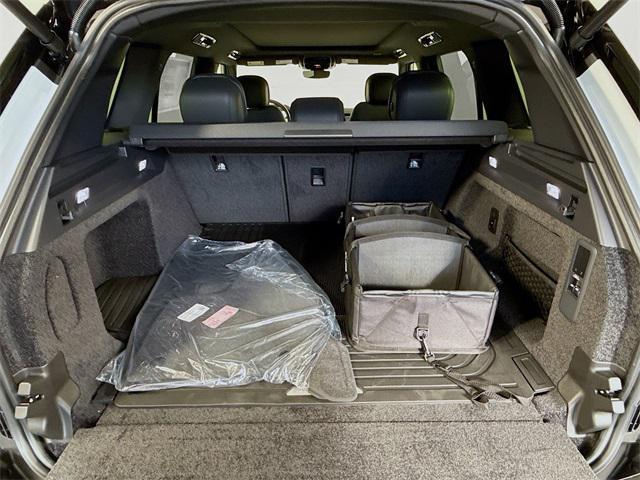 Photo of 2025 Fuji White Land Rover Range Rover