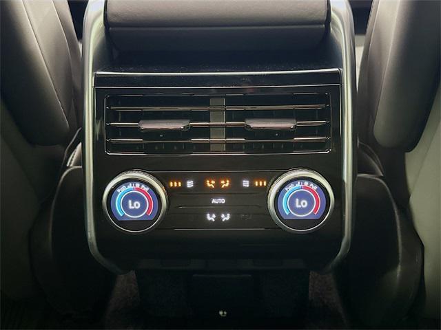 Photo of 2025 Fuji White Land Rover Range Rover