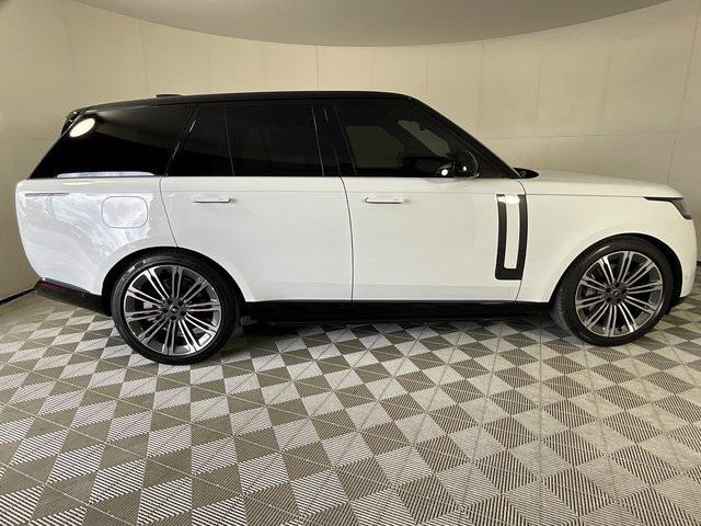 Photo of 2025 Fuji White Land Rover Range Rover