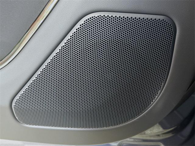 Photo of 2025 Varesine Blue Metallic Land Rover Range Rover Sport