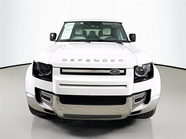 Photo of 2023 Fuji White Land Rover Defender