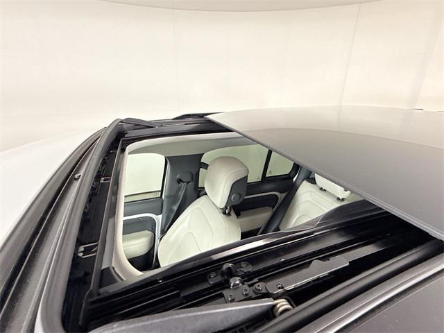 Photo of 2023 Fuji White Land Rover Defender