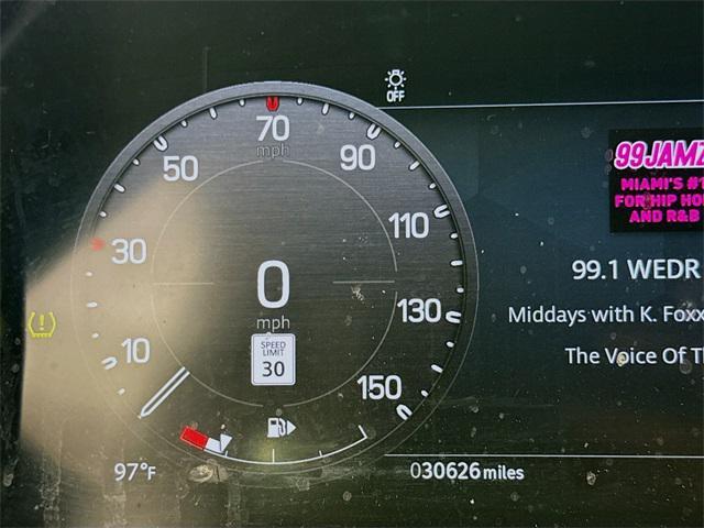 Photo of 2023 Fuji White Land Rover Defender