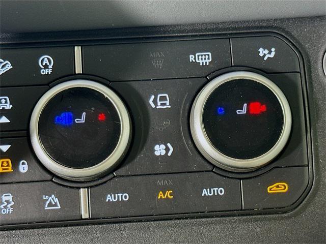 Photo of 2023 Fuji White Land Rover Defender