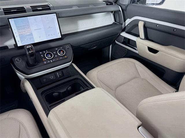Photo of 2023 Fuji White Land Rover Defender